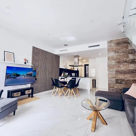Manantial. Precioso Duplex Con Piscina Privada. *