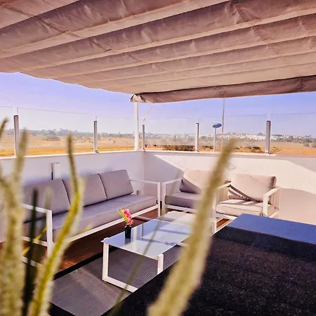 Manantial. Precioso Duplex Con Piscina Privada.